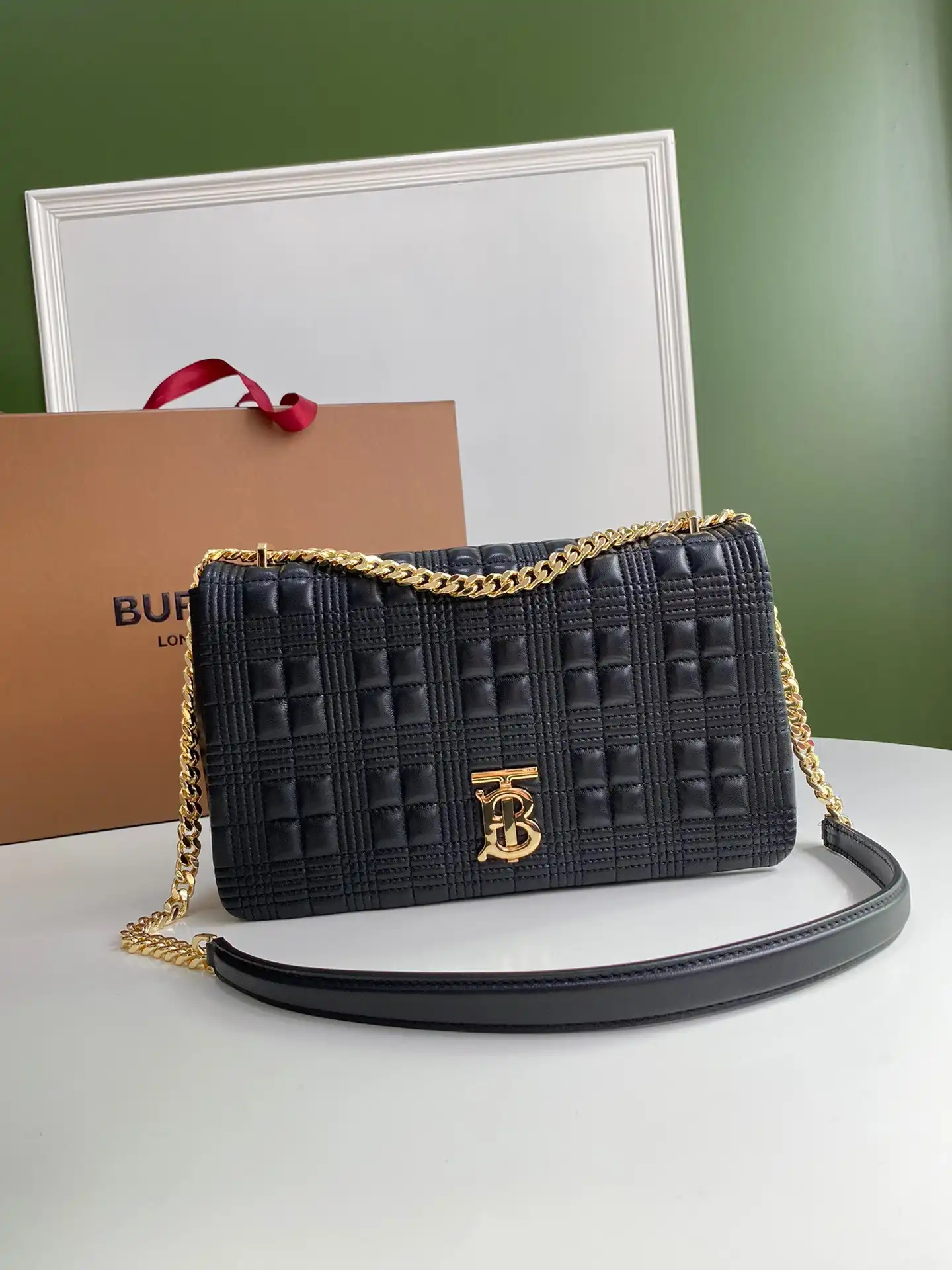 Cheap BURBERRY MEDIUM Lola Bag 0122