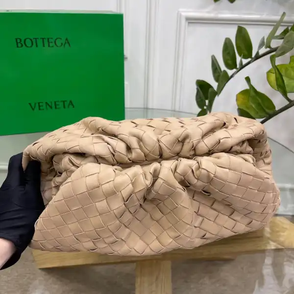 Affordable BOTTEGA VENETA Pouch 0124