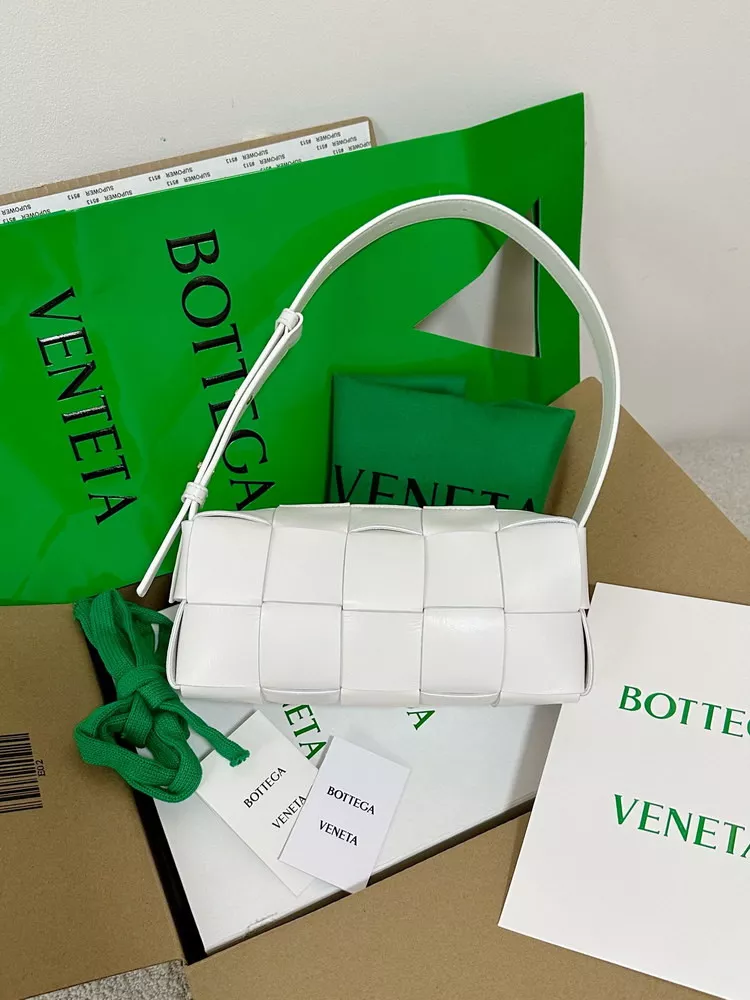 BOTTEGA VENETA SMAL BRICK CASSETTE 0114