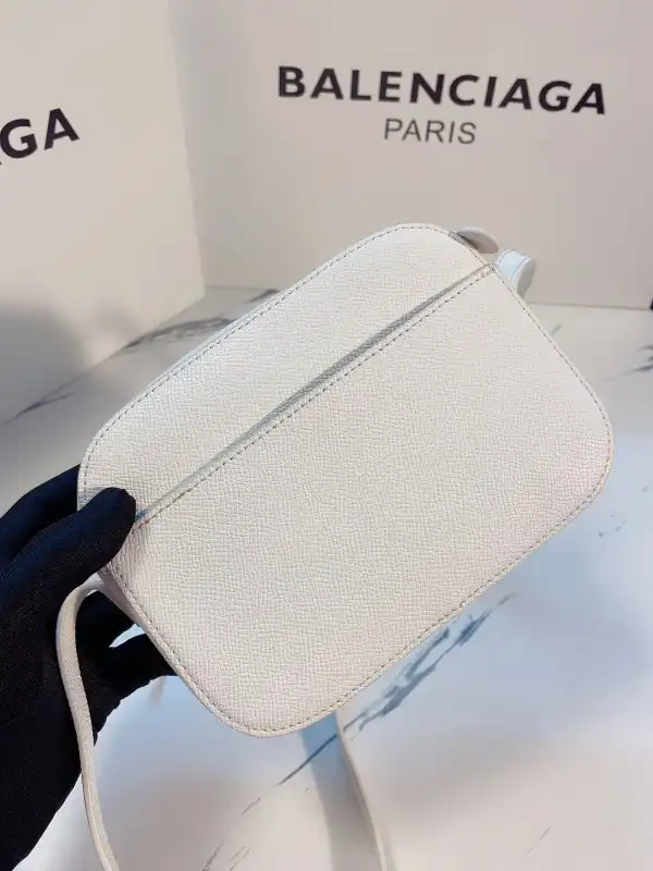 Cheap BALENCIAGA EVERYDAY CAMERA BAG XS 0201