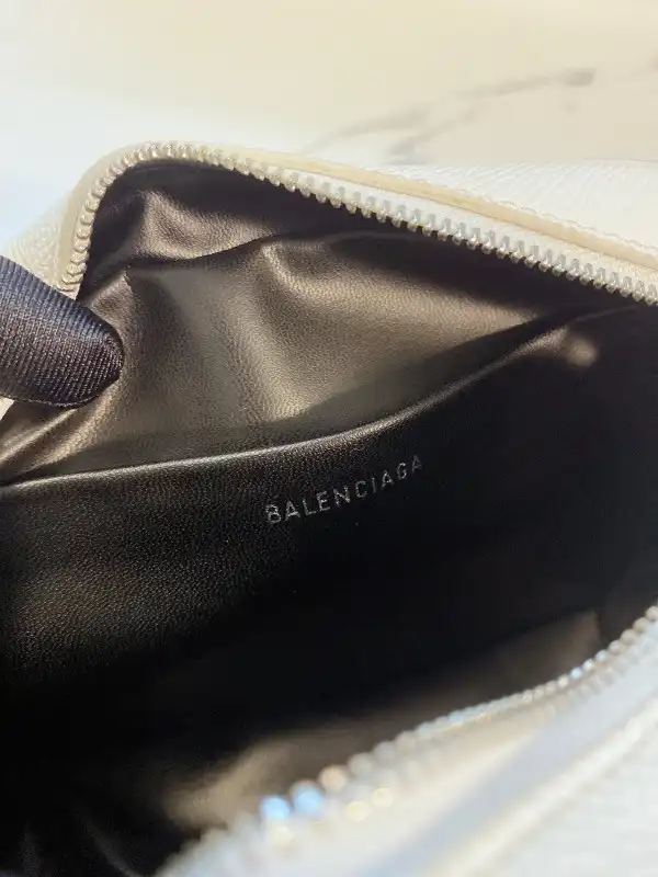 Cheap BALENCIAGA EVERYDAY CAMERA BAG XS 0201